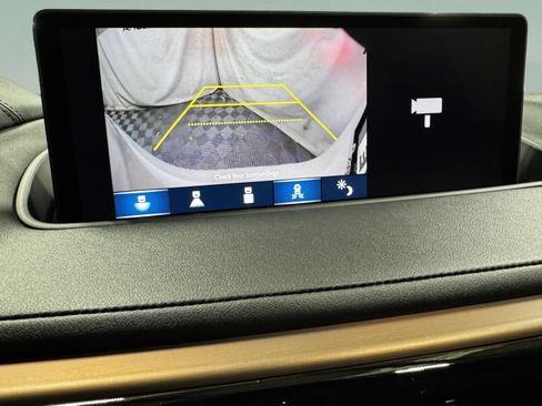 Certified 2024 Acura MDX FWD w/ Technology Package image 27