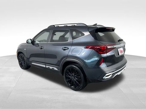 Used 2022 Kia Seltos Nightfall Edition image 4