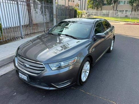 Used 2015 Ford Taurus SEL FWD image 3