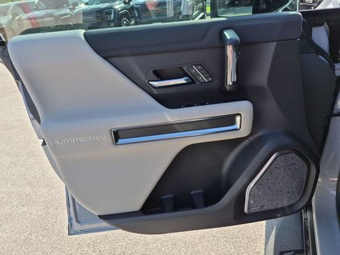New 2026 GMC Hummer EV SUV AWD/4WD image 16