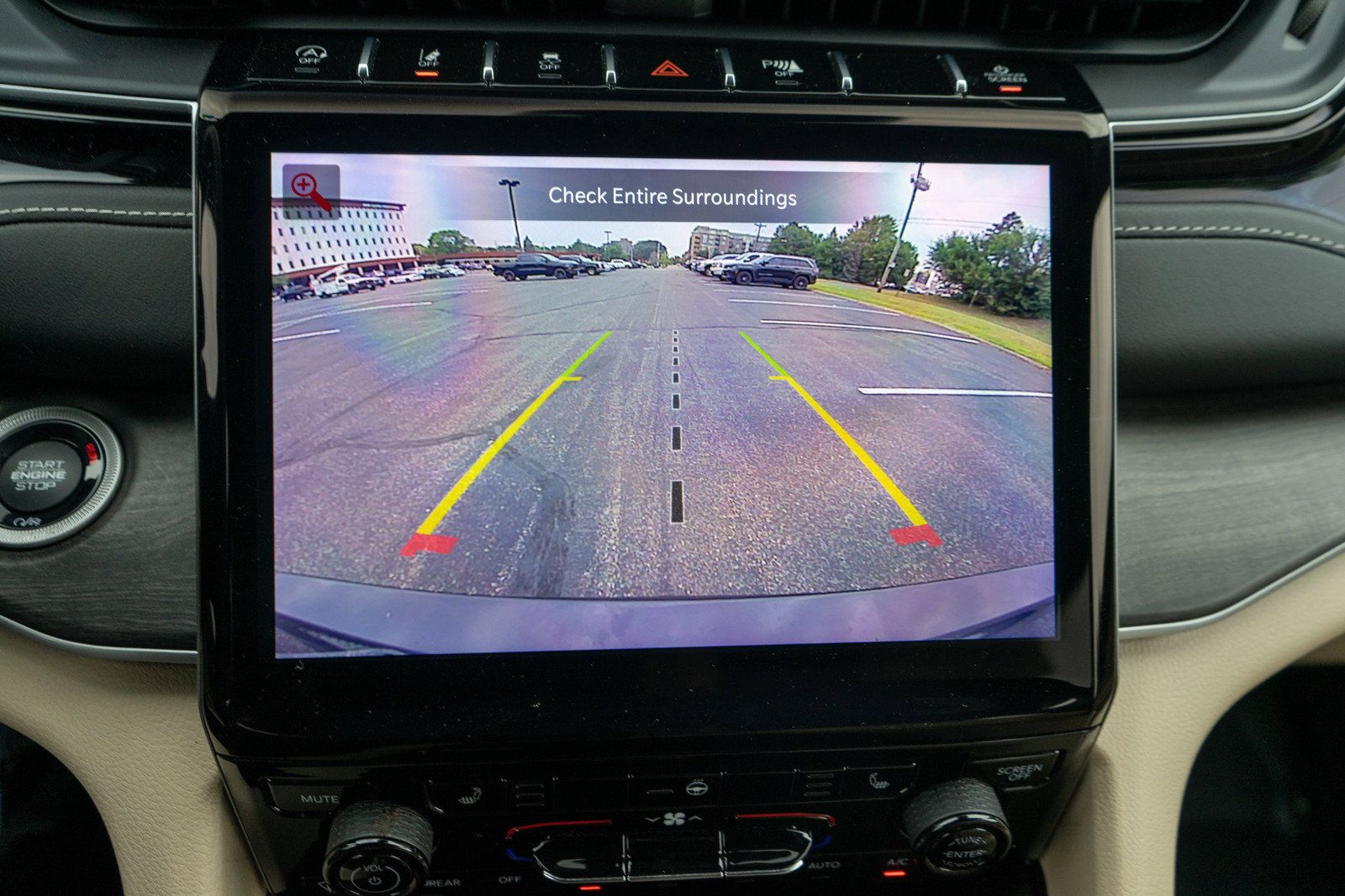 Used 2023 Jeep Grand Cherokee L Limited w/ Trailer Tow Group (B) AWD/4WD image 19