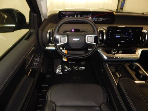 New 2025 Ford Expedition Platinum w/ Driver's Package image 12