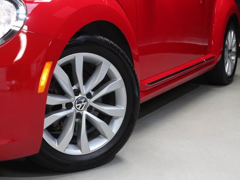 Used 2014 Volkswagen Beetle TDI FWD image 26