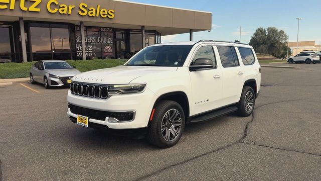 Used 2025 Jeep Wagoneer 4WD image 4