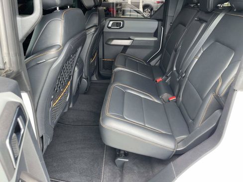 Used 2023 Ford Bronco Badlands AWD/4WD image 14