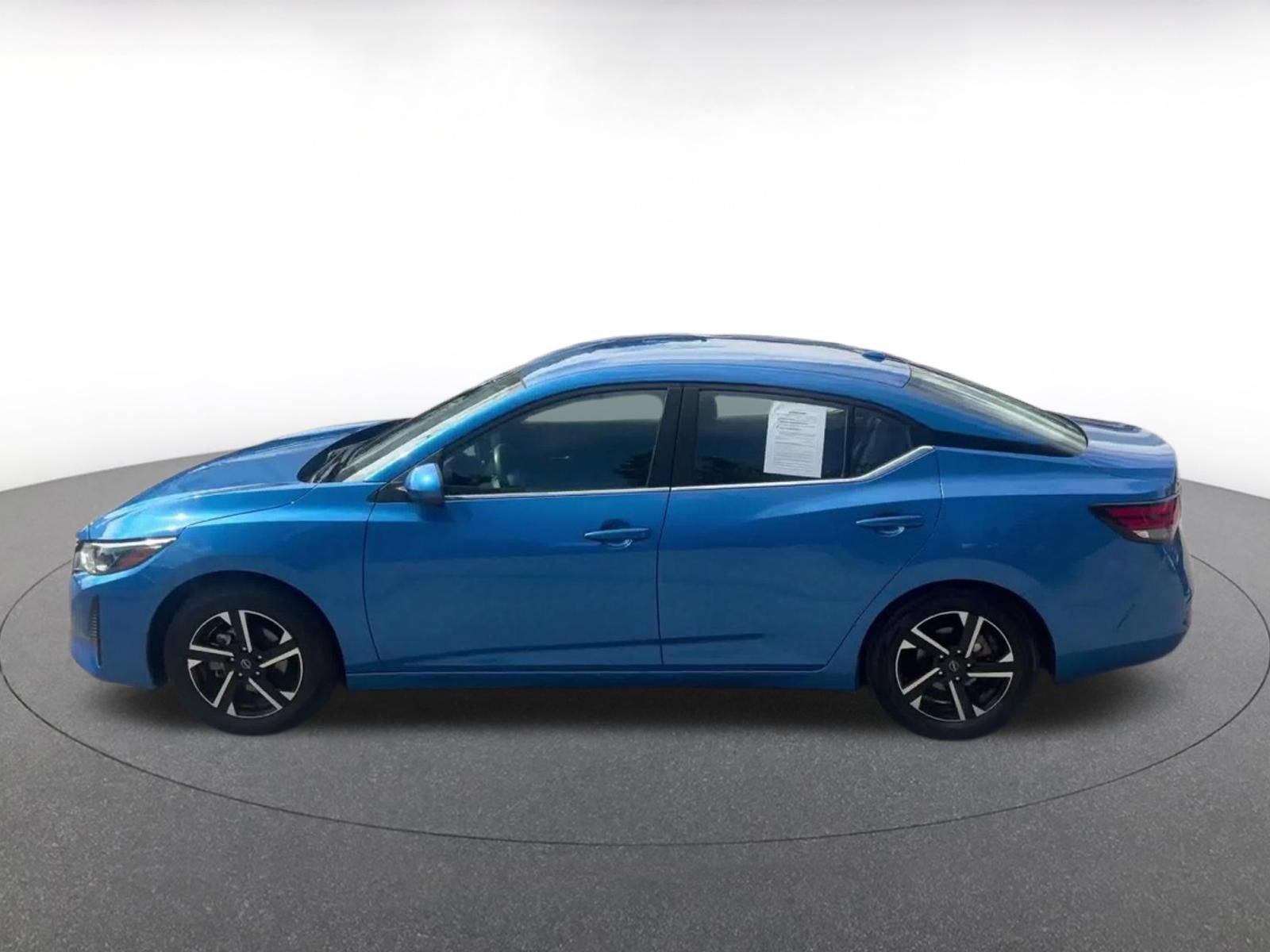 Used 2025 Nissan Sentra SV FWD image 8