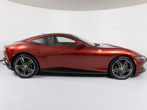 Used 2022 Ferrari Roma image 19