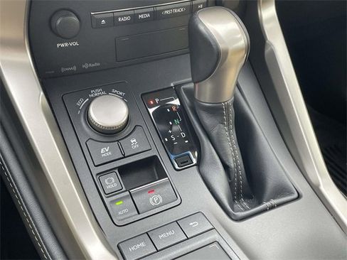 Used 2015 Lexus NX 300h FWD image 38