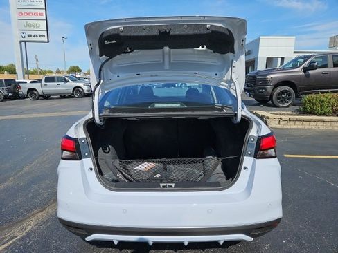 New 2025 Nissan Versa SR w/ Trunk Package image 7