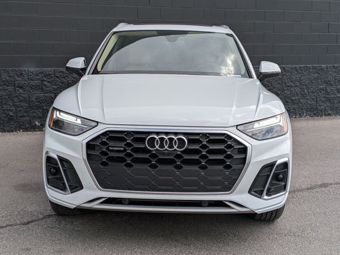 Used 2023 Audi Q5 2.0T Premium Plus w/ Premium Plus Package AWD/4WD image 2