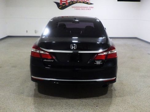 Used 2017 Honda Accord EX image 3