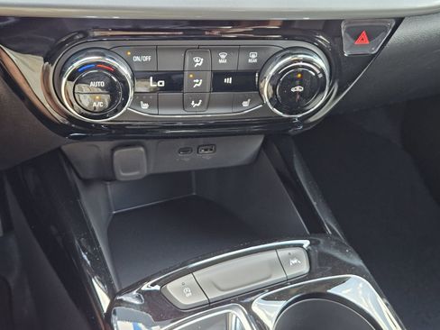 New 2026 Chevrolet Trax LT w/ Driver Confidence Package FWD image 21