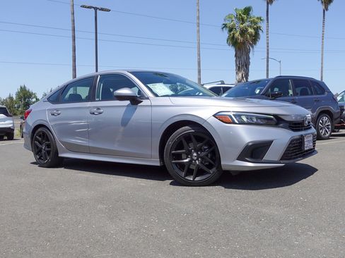 Used 2022 Honda Civic EX image 4