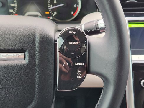 Used 2020 Land Rover Discovery Sport S image 31