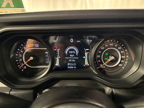 Used 2024 Jeep Wrangler Unlimited Sahara AWD/4WD image 20
