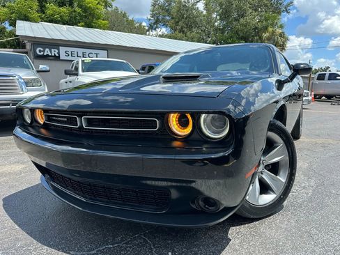 Used 2020 Dodge Challenger SXT RWD image 1