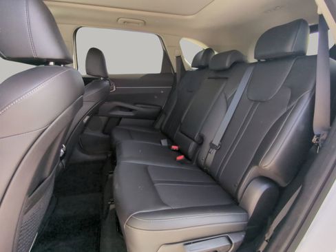 Certified 2023 Kia Sorento S w/ Panoramic Sunroof Package FWD image 15