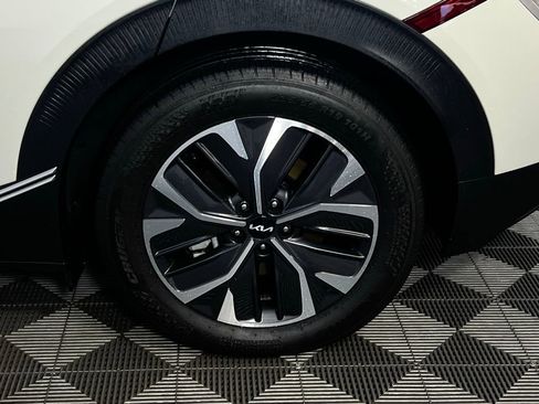 Used 2024 Kia EV6 Light image 12