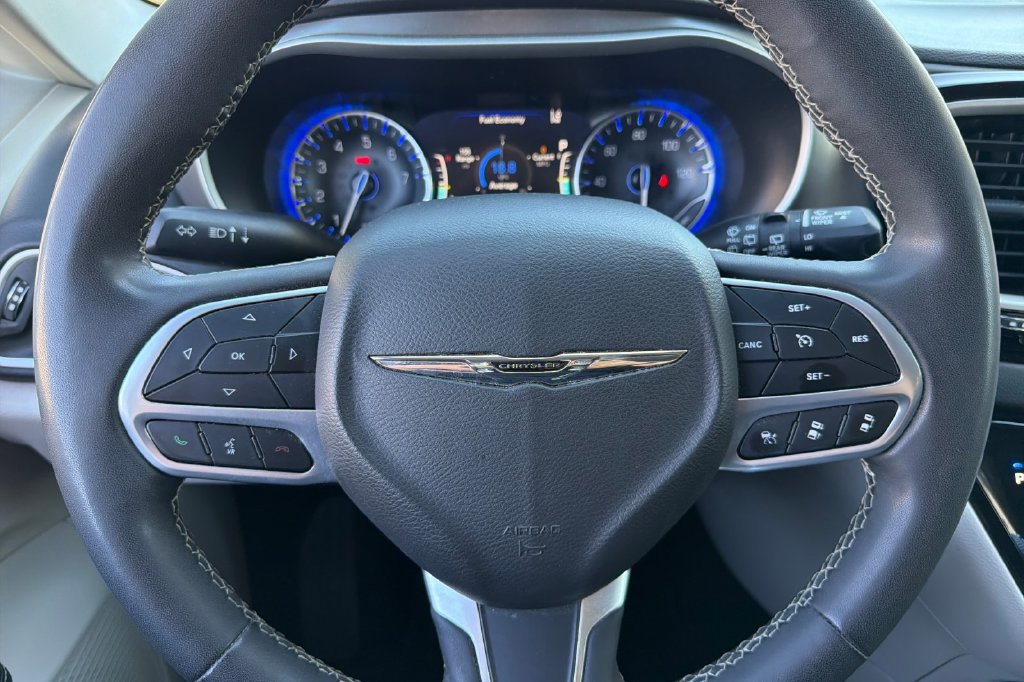 Used 2022 Chrysler Pacifica Touring-L FWD image 31