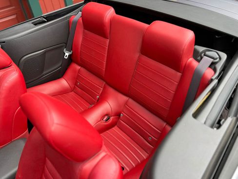 Used 2006 Ford Mustang GT Premium image 24