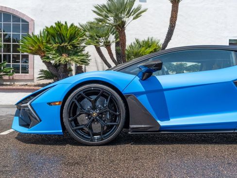 Used 2025 Lamborghini Revuelto AWD/4WD image 22