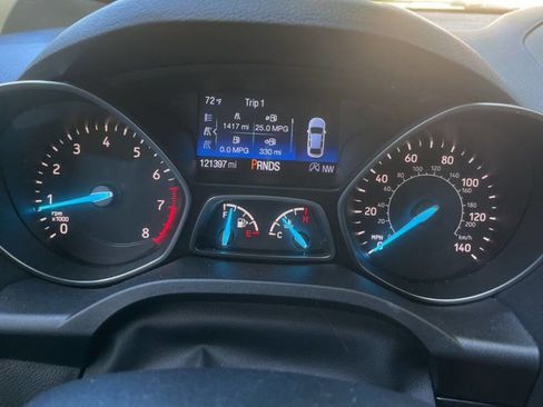 Used 2018 Ford Escape SE w/ SE Sport Appearance Package image 17