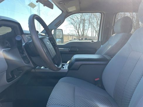 Used 2016 Ford F350 XLT w/ XLT Interior Package image 9