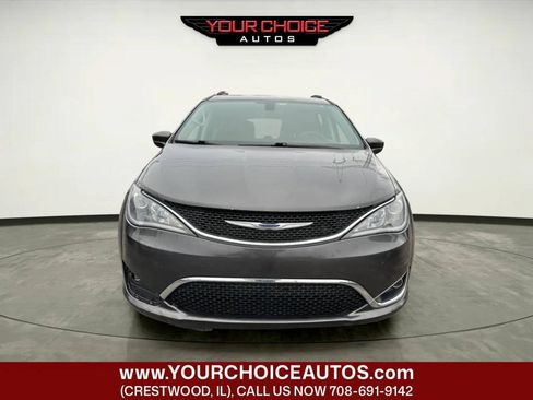 Used 2019 Chrysler Pacifica Touring-L FWD image 8