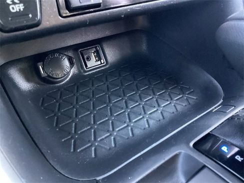 Used 2019 Toyota RAV4 XLE image 24