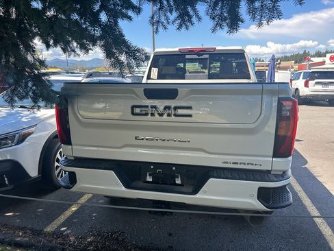Used 2025 GMC Sierra 3500 Denali Ultimate AWD/4WD image 5