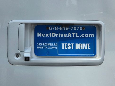 Used 2018 GMC Savana 2500 Extended w/ Enhanced Convenience Package image 42