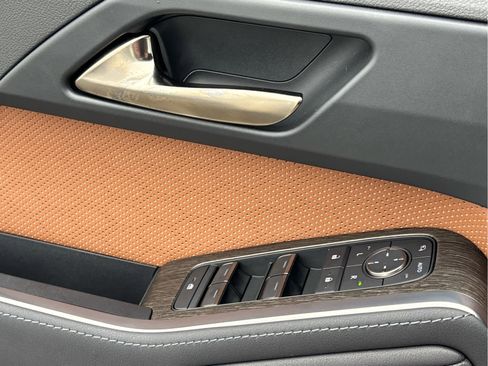 Used 2025 Lexus GX 550 w/ Accessory Package (Z1) image 27