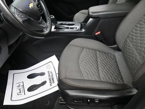 Used 2019 Chevrolet Equinox LT w/ Sun & Navigation Package AWD/4WD image 9