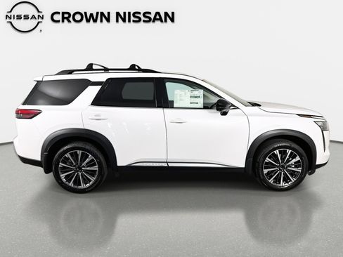 New 2026 Nissan Pathfinder Platinum image 4