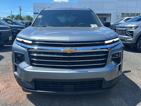 New 2026 Chevrolet Traverse LT w/ Driver Confidence Package AWD/4WD image 3