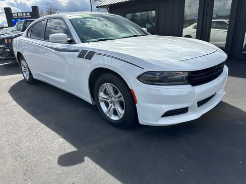 Used 2021 Dodge Charger SXT image 1
