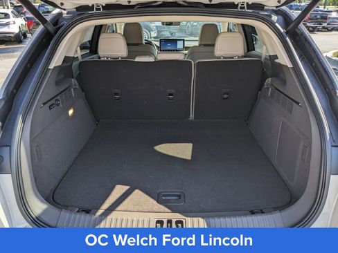 Used 2023 Lincoln Nautilus Reserve image 14