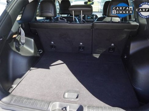 Used 2022 Jeep Cherokee Trailhawk image 15