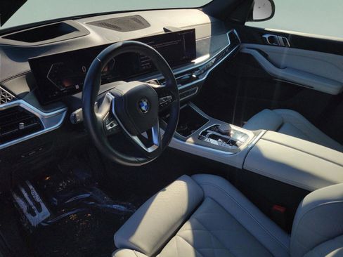 Used 2024 BMW X5 xDrive40i w/ Premium Package image 25