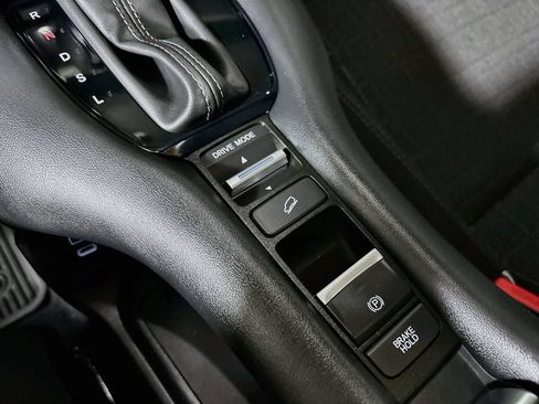 Used 2026 Honda HR-V LX image 15