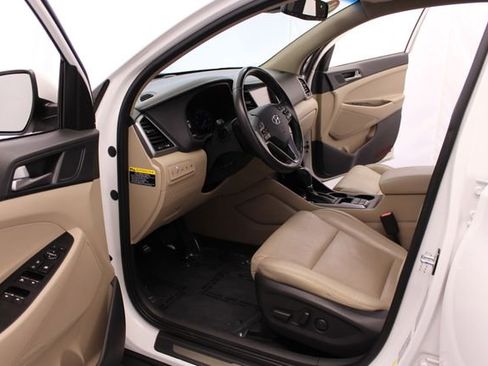 Used 2016 Hyundai Tucson Limited w/ Option Group 03 FWD image 15