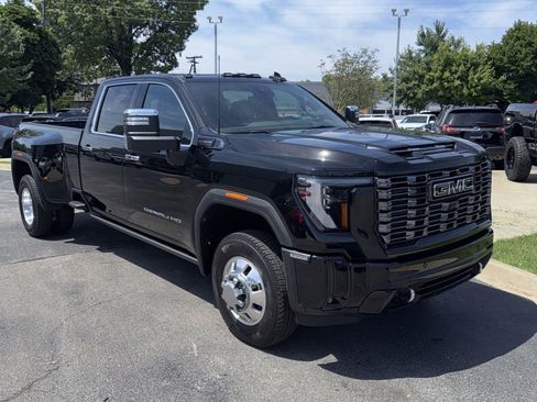 Used 2026 GMC Sierra 3500 Denali Ultimate AWD/4WD image 1
