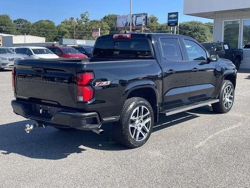 Used 2024 Chevrolet Colorado Z71 w/ Z71 Convenience Package 2 AWD/4WD image 3