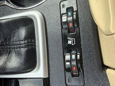 Used 2015 Toyota Highlander Limited w/ Driver Technology Package image 18