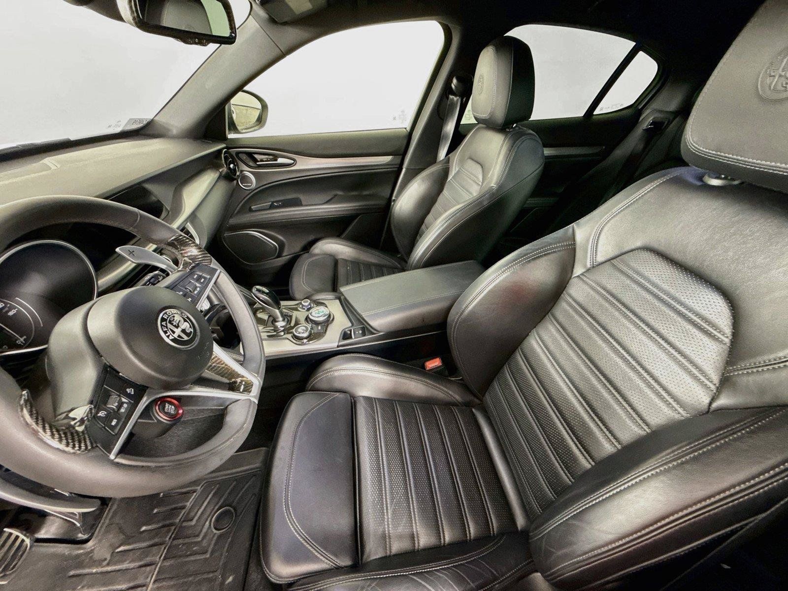 Used 2019 Alfa Romeo Stelvio Ti Sport w/ Quick Order Package 22S Sport AWD/4WD image 9