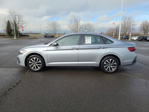 Used 2024 Volkswagen Jetta S image 11