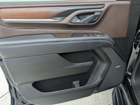 Used 2022 GMC Yukon XL Denali image 13