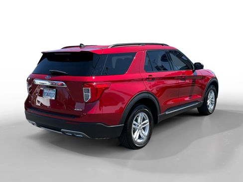 Certified 2023 Ford Explorer XLT w/ Equipment Group 202A AWD/4WD image 5