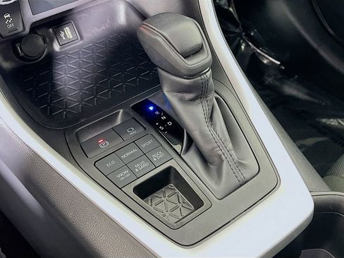 Used 2025 Toyota RAV4 XLE image 16