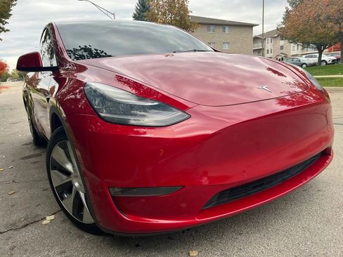 Used 2021 Tesla Model Y Long Range image 9